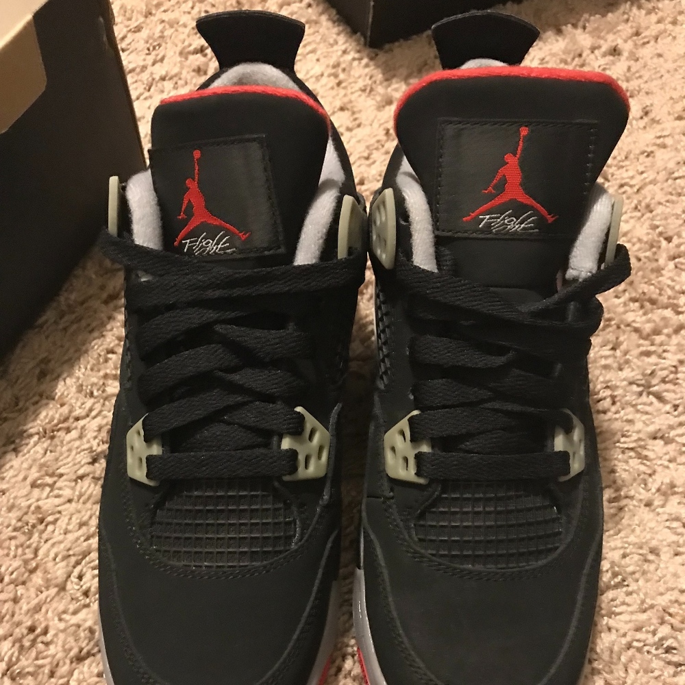 Air Jordan Retro 4 bred